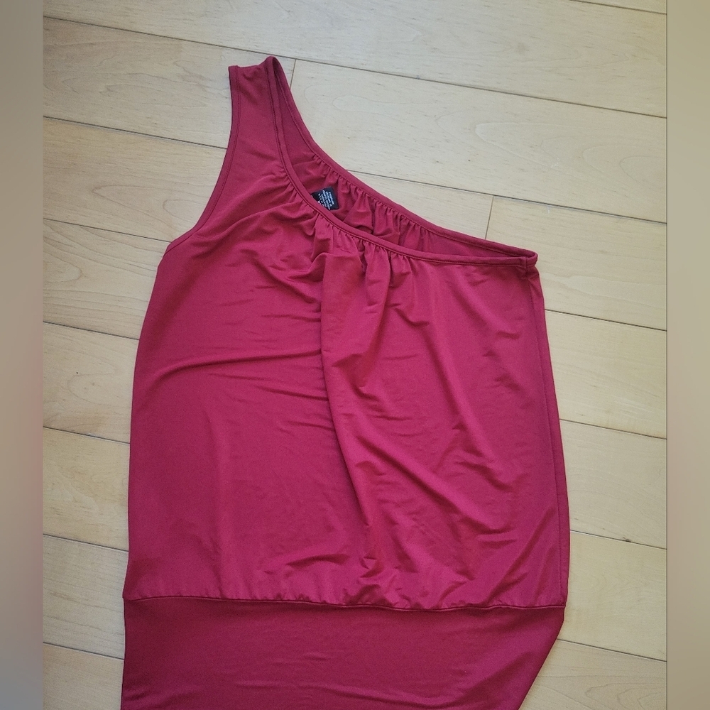 New York & Company One Shoulder Draped Top Red Size M Stretch - Picture 4 of 4
